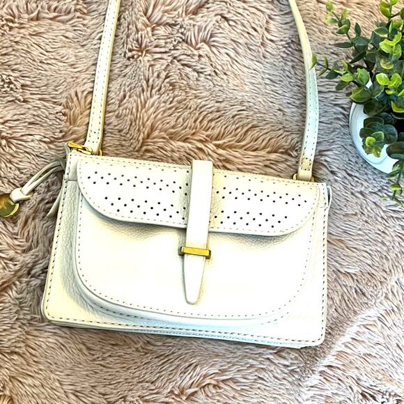 Fossil Vanilla Cream 'Ryder' Small Leather Crossbody Purse with Front Snap - Picture 1 of 16